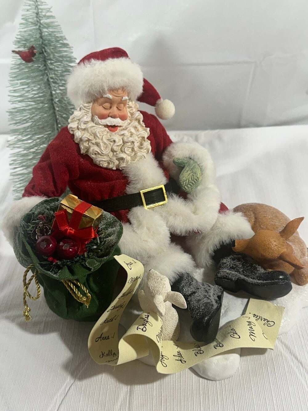 Department 56 Possible Dreams “Well Deserved Break” Santa Figurine #4046531